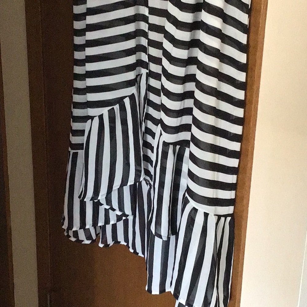 Torrid Wrap size 4 - Picture 4 of 5